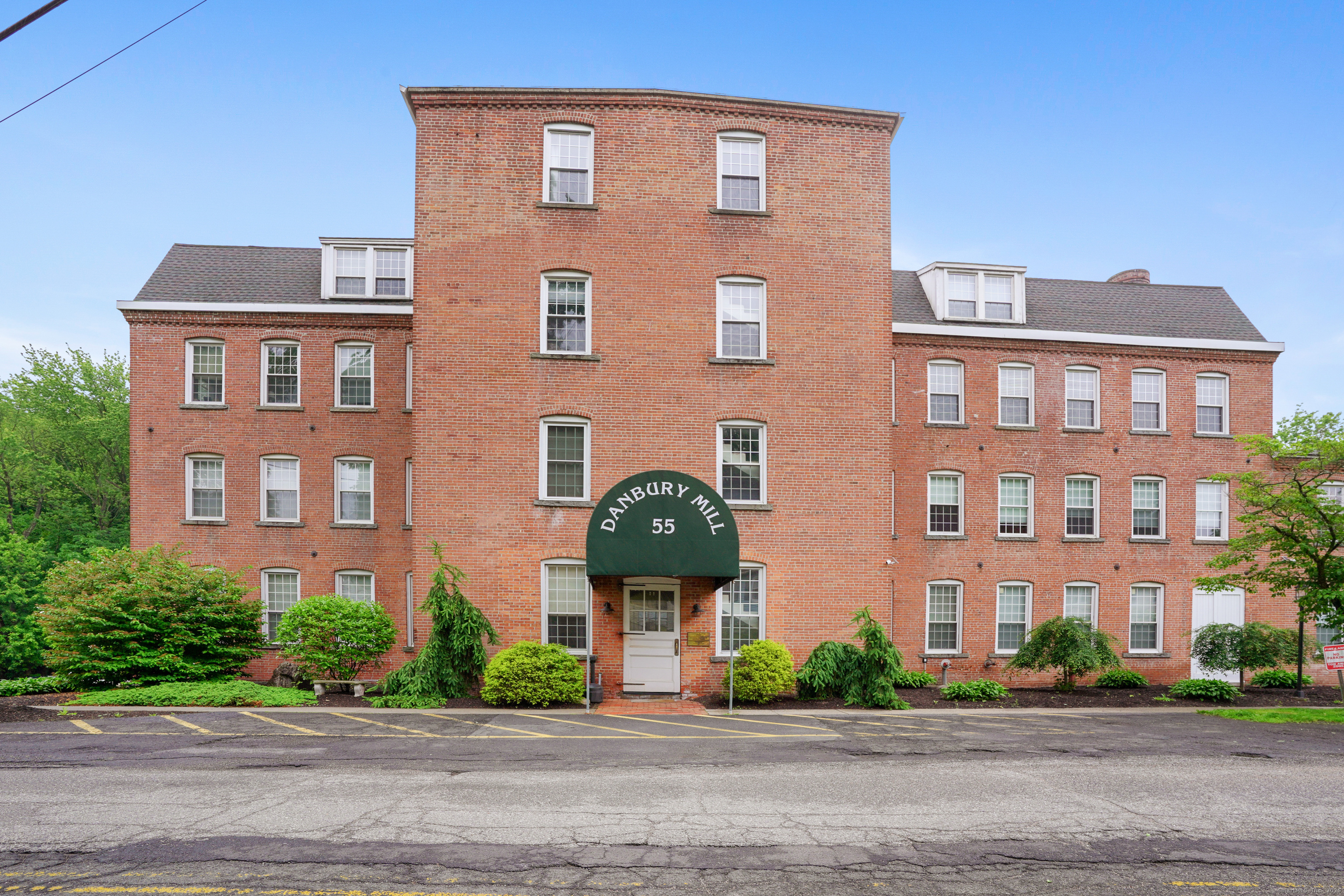 55 Oil Mill Road #APT 38, Danbury, Connecticut image 2