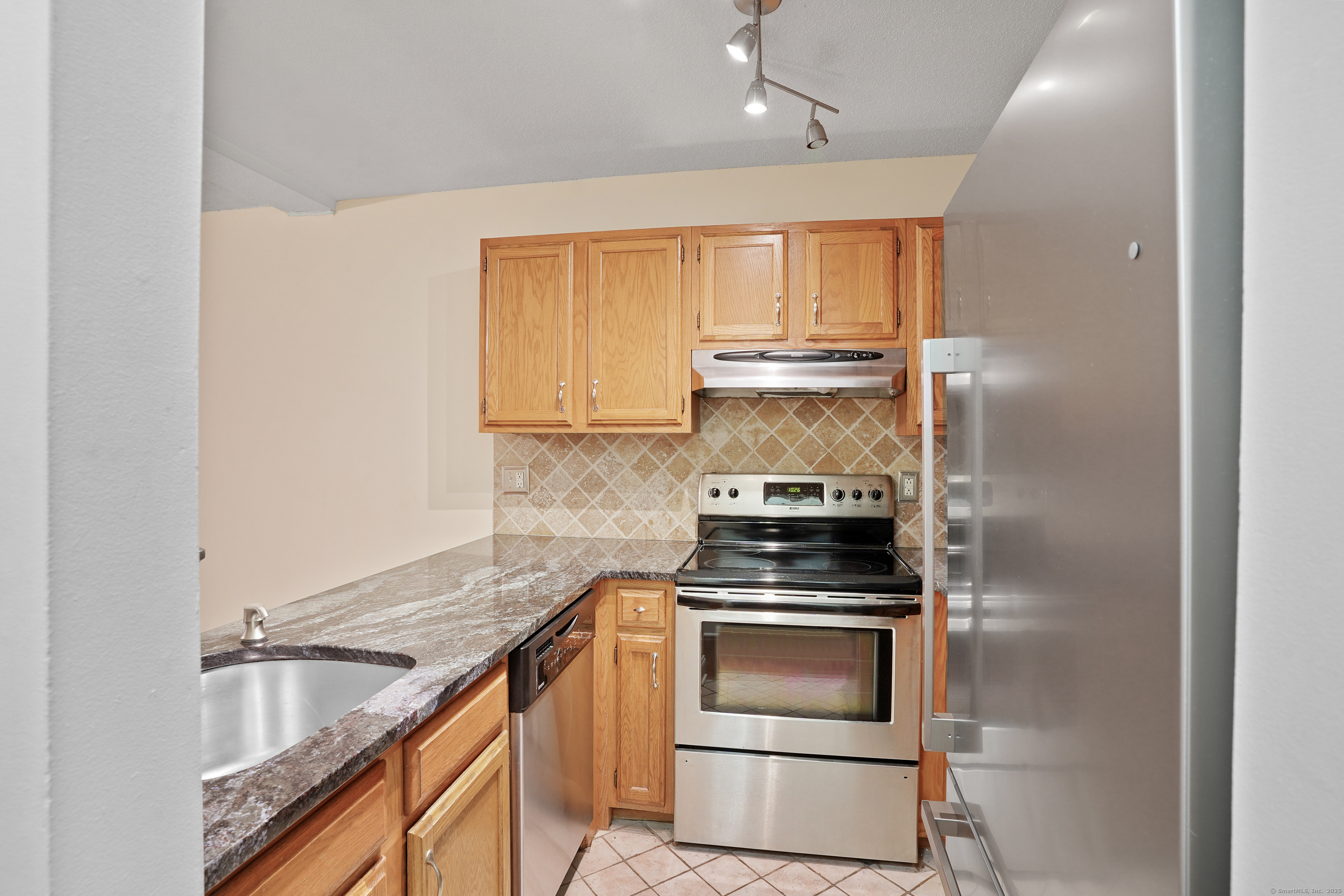 55 Oil Mill Road #APT 38, Danbury, Connecticut image 14