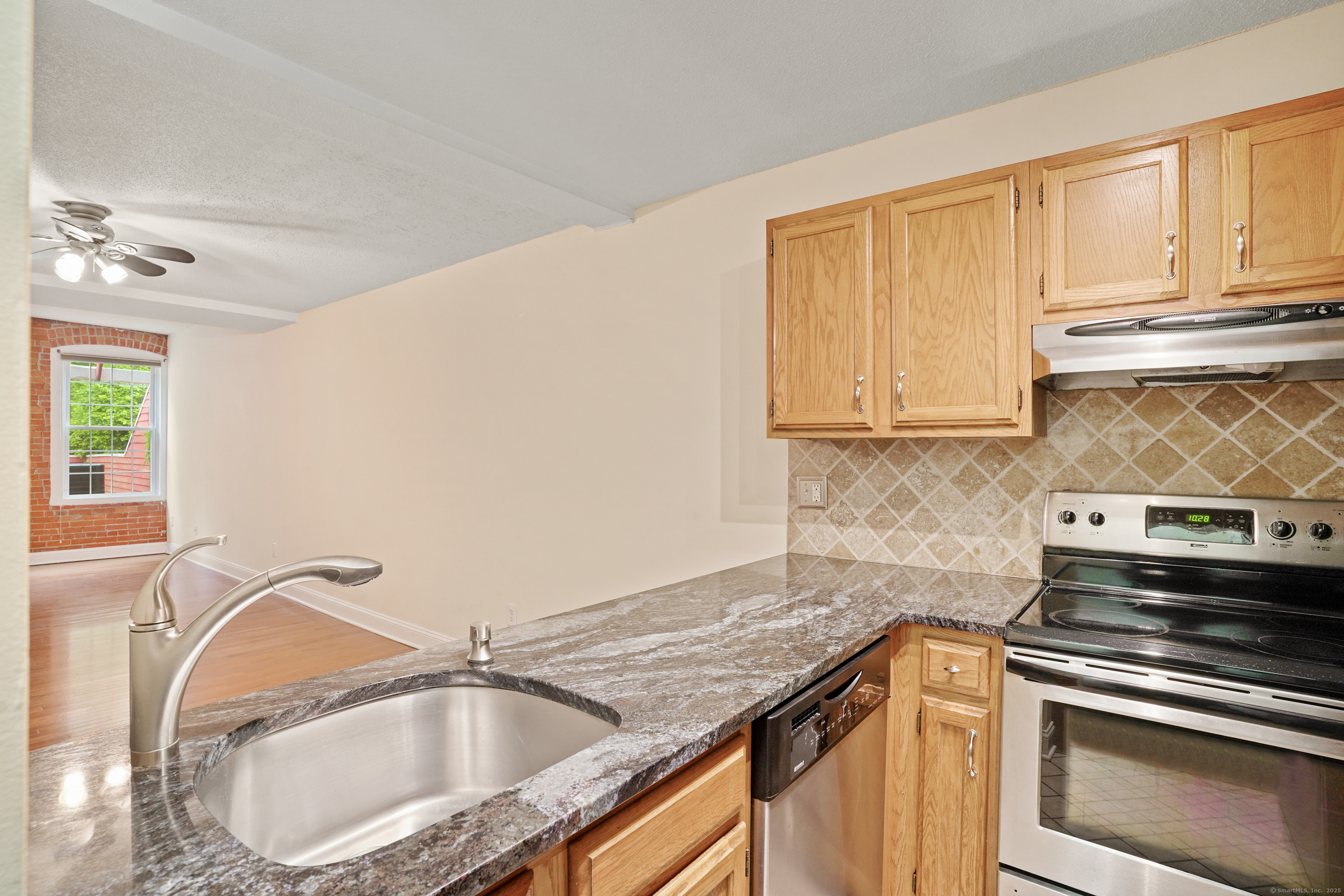 55 Oil Mill Road #APT 38, Danbury, Connecticut image 13