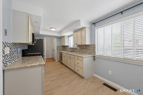 Tiny photo for 175 Beacon Hill Common #175, Beacon Falls, CT 06403 (MLS # 24173852)