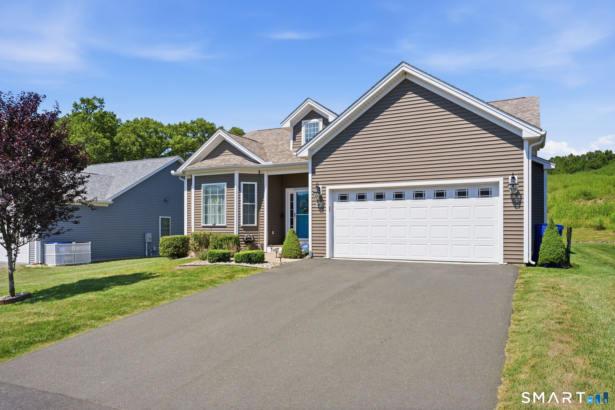 23 West River Road