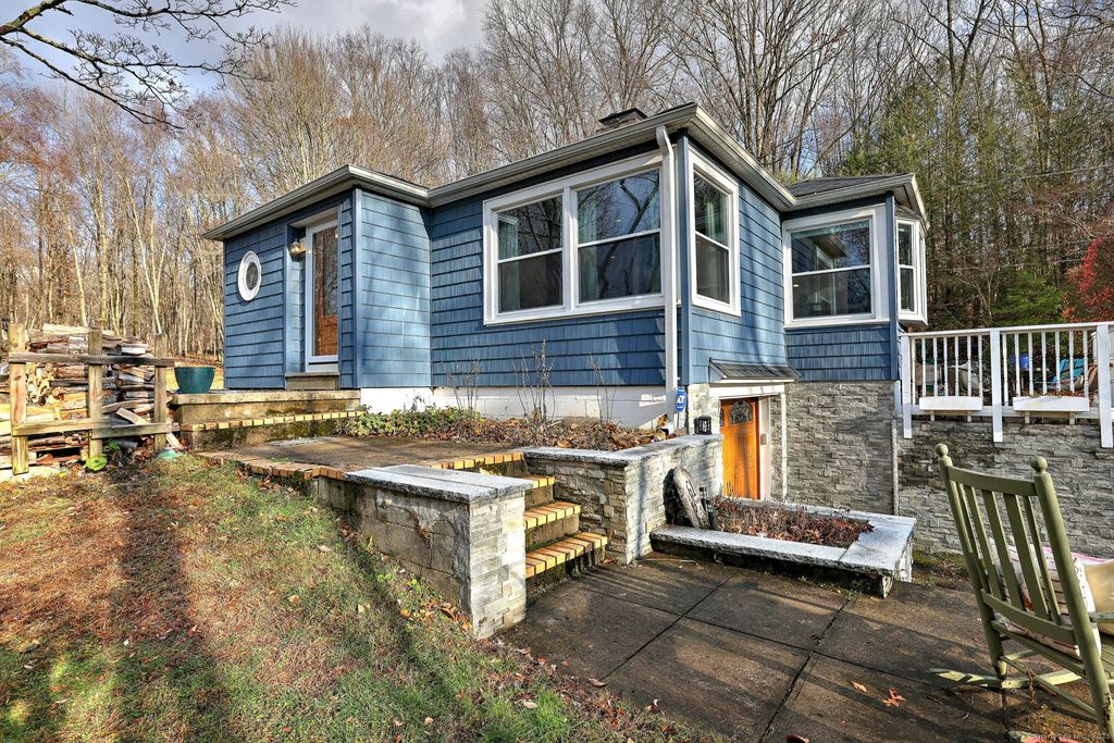 Photo of 61 Moss Avenue, Seymour, CT 06483 (MLS # 24141171)