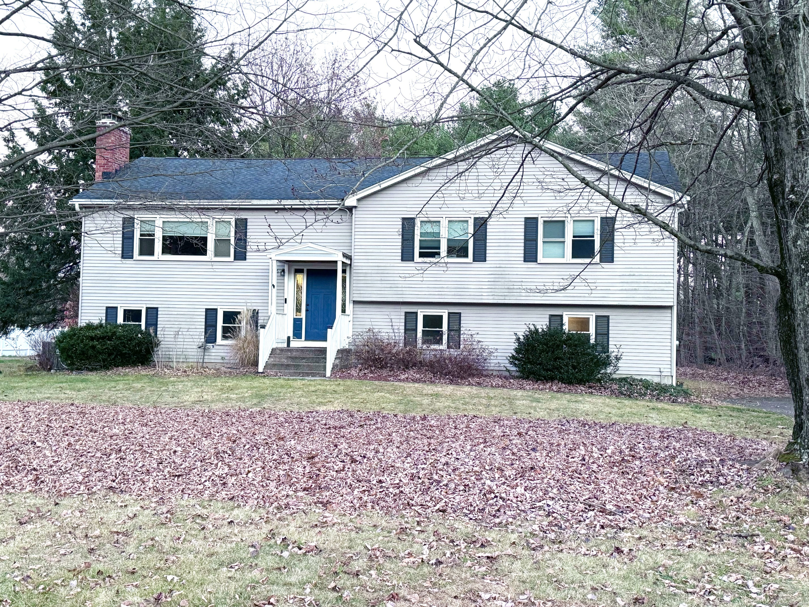 Rental Property at 896 Manchester Road, Glastonbury, Connecticut - Bedrooms: 3 
Bathrooms: 3 
Rooms: 7  - $2,950 MO.