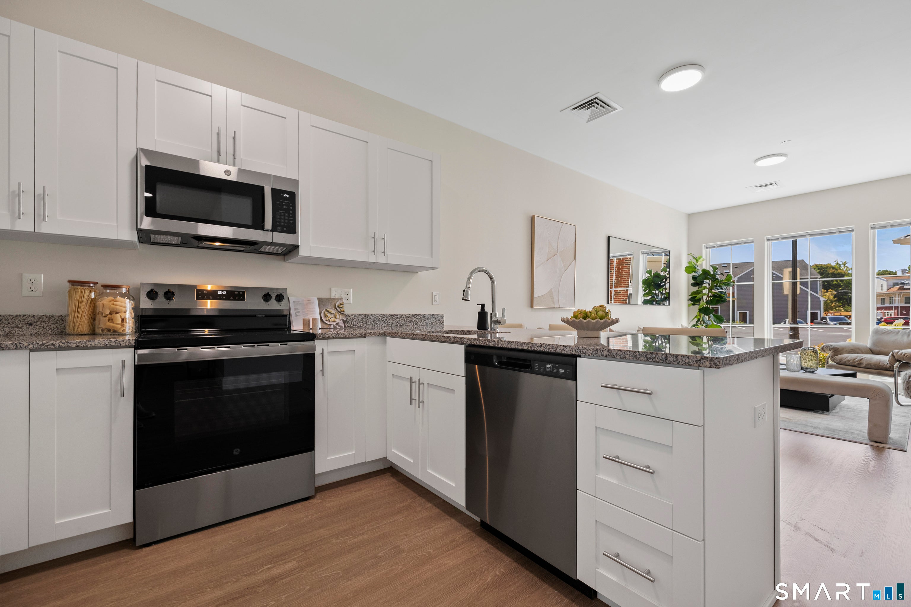 55 Steele Boulevard 102