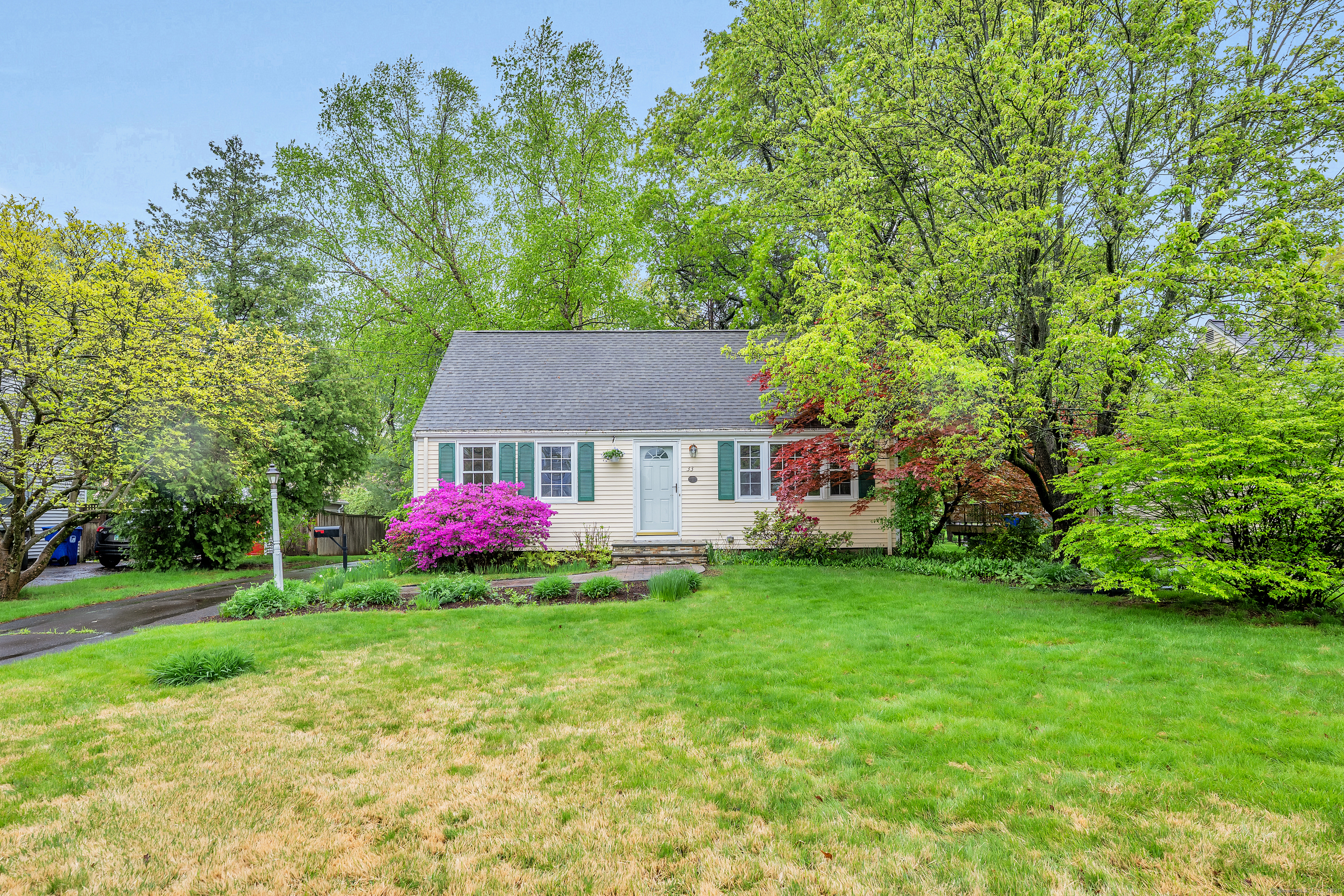 Property for Sale at Sunset Road, Newington, Connecticut - Bedrooms: 3 
Bathrooms: 2 
Rooms: 7  - $339,000