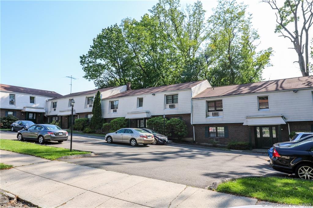 Rental Property at Enid Street Apt A, Bridgeport, Connecticut - Bedrooms: 1 
Bathrooms: 1 
Rooms: 3  - $1,800 MO.