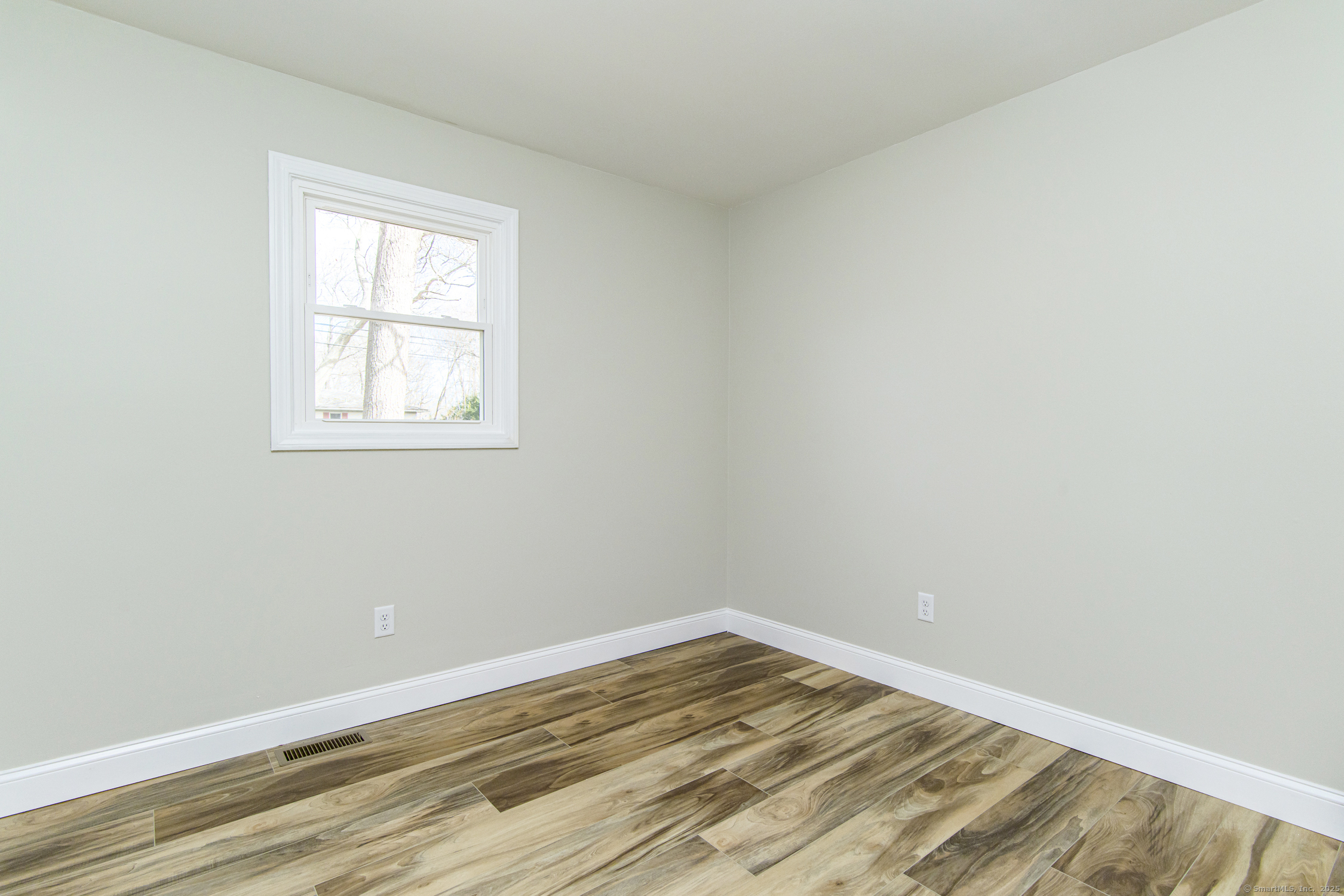 Killingly, Connecticut 06239, United States, 3 Bedrooms Bedrooms, ,2 BathroomsBathrooms,Residential,Active,87766