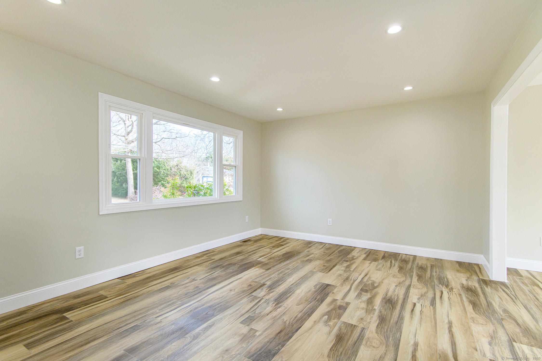 Killingly, Connecticut 06239, United States, 3 Bedrooms Bedrooms, ,2 BathroomsBathrooms,Residential,Active,87766