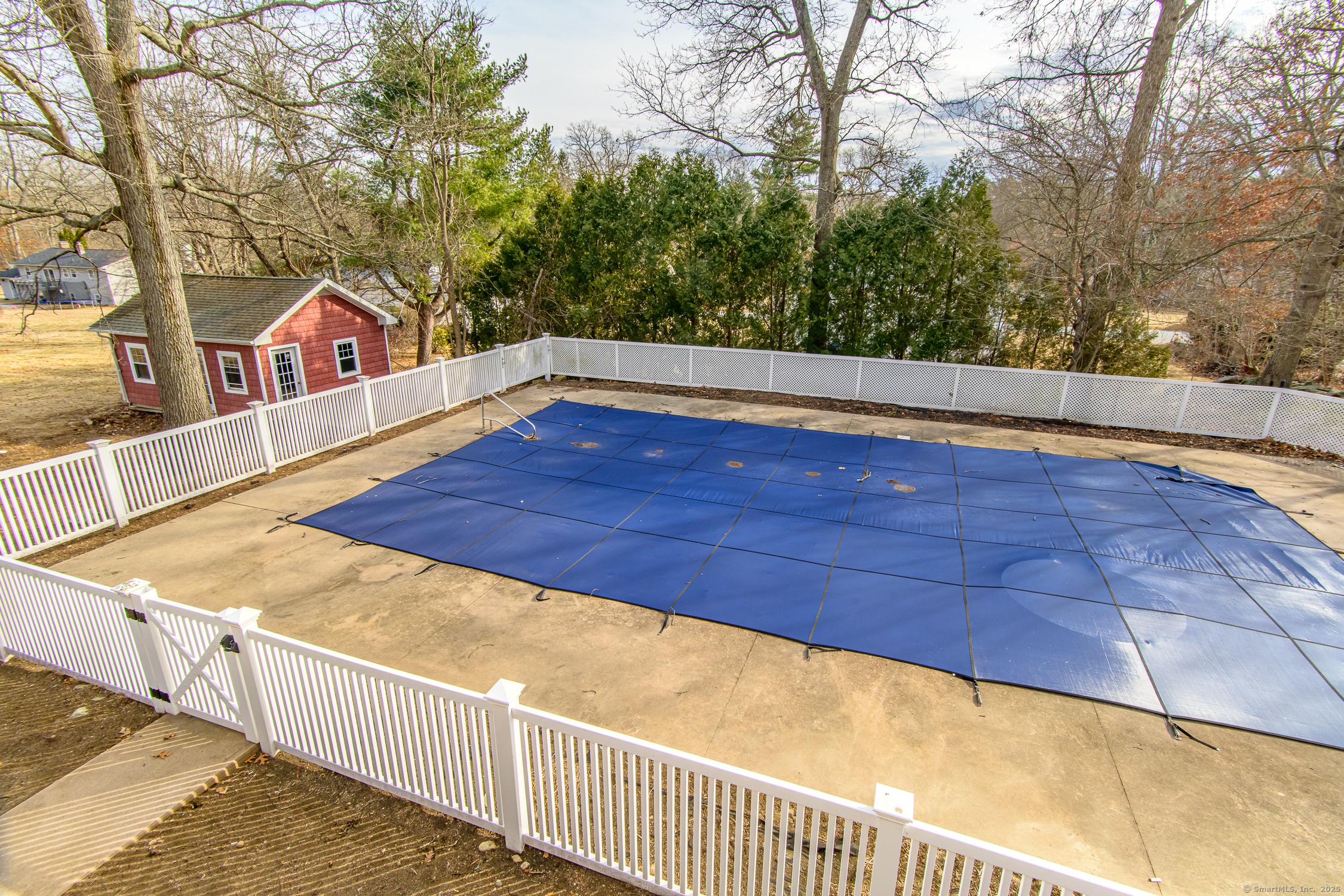 Killingly, Connecticut 06239, United States, 3 Bedrooms Bedrooms, ,2 BathroomsBathrooms,Residential,Active,87766