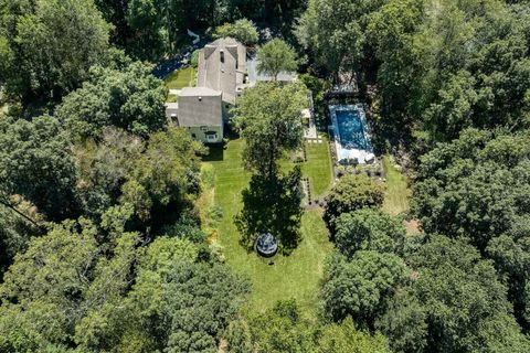 A home in New Canaan