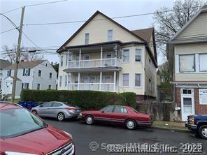 Dover Street 148, Bridgeport, Connecticut - 1 Bedrooms  
1 Bathrooms  
3 Rooms - 