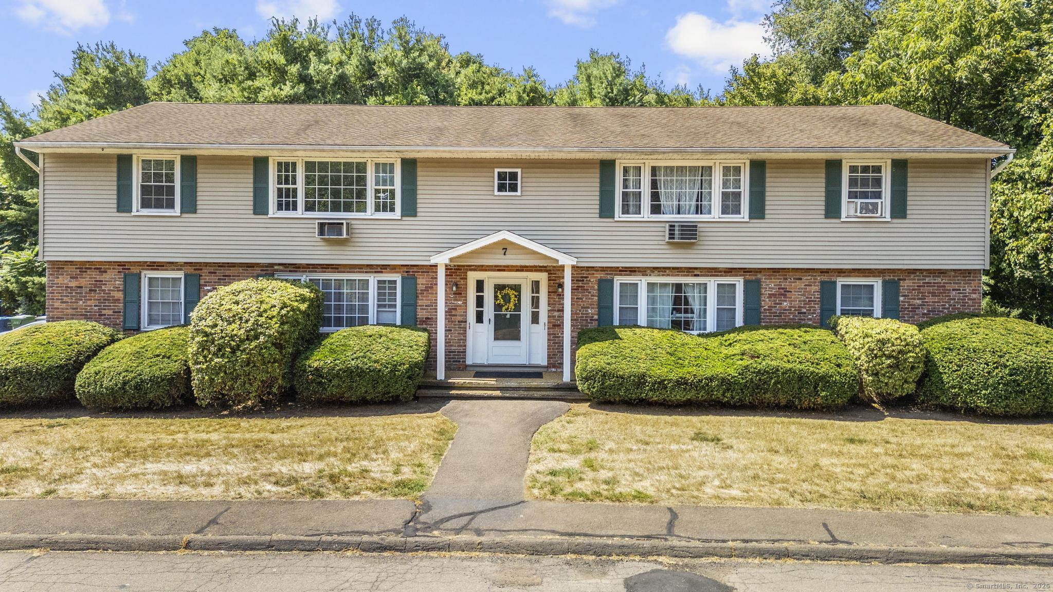 1789 Foxon Road APT 7B