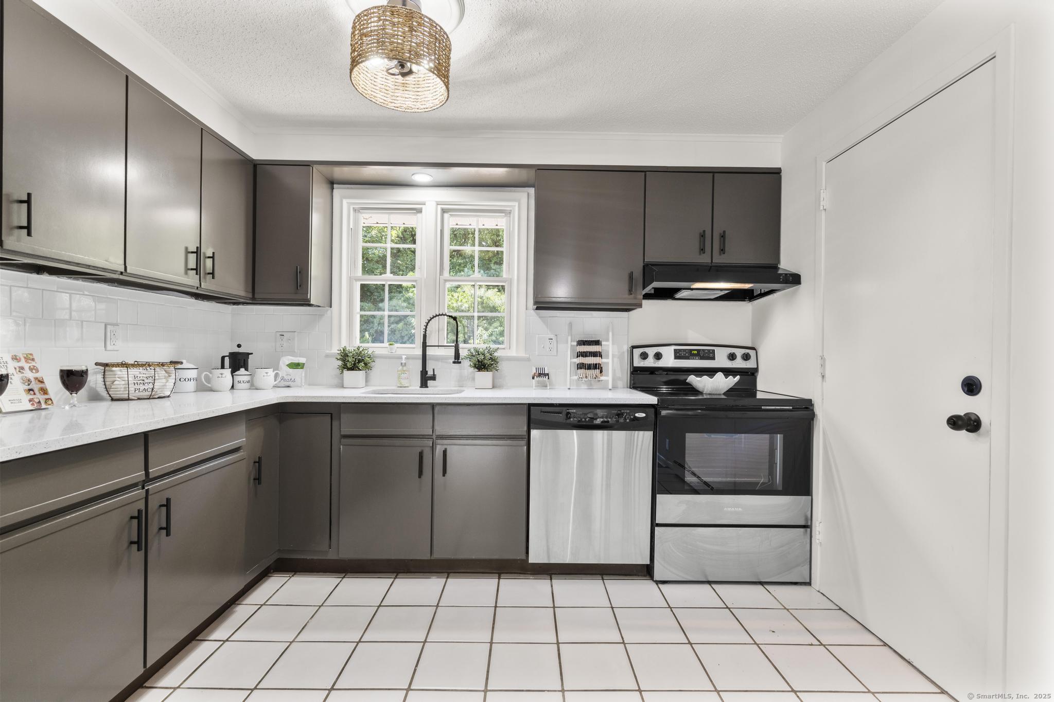 1789 Foxon Road APT 7B