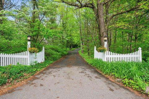 272 Stratton Brook Road Simsbury CT 06092
