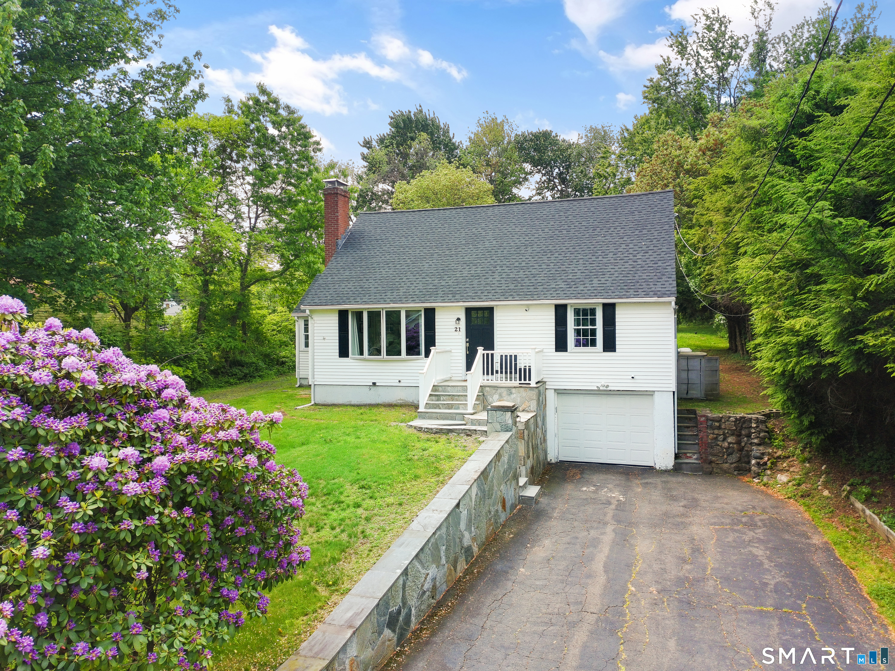 21 Lone Oak Avenue
