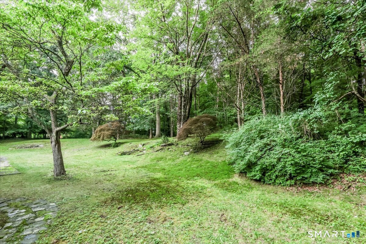 51 Glen Hill Road