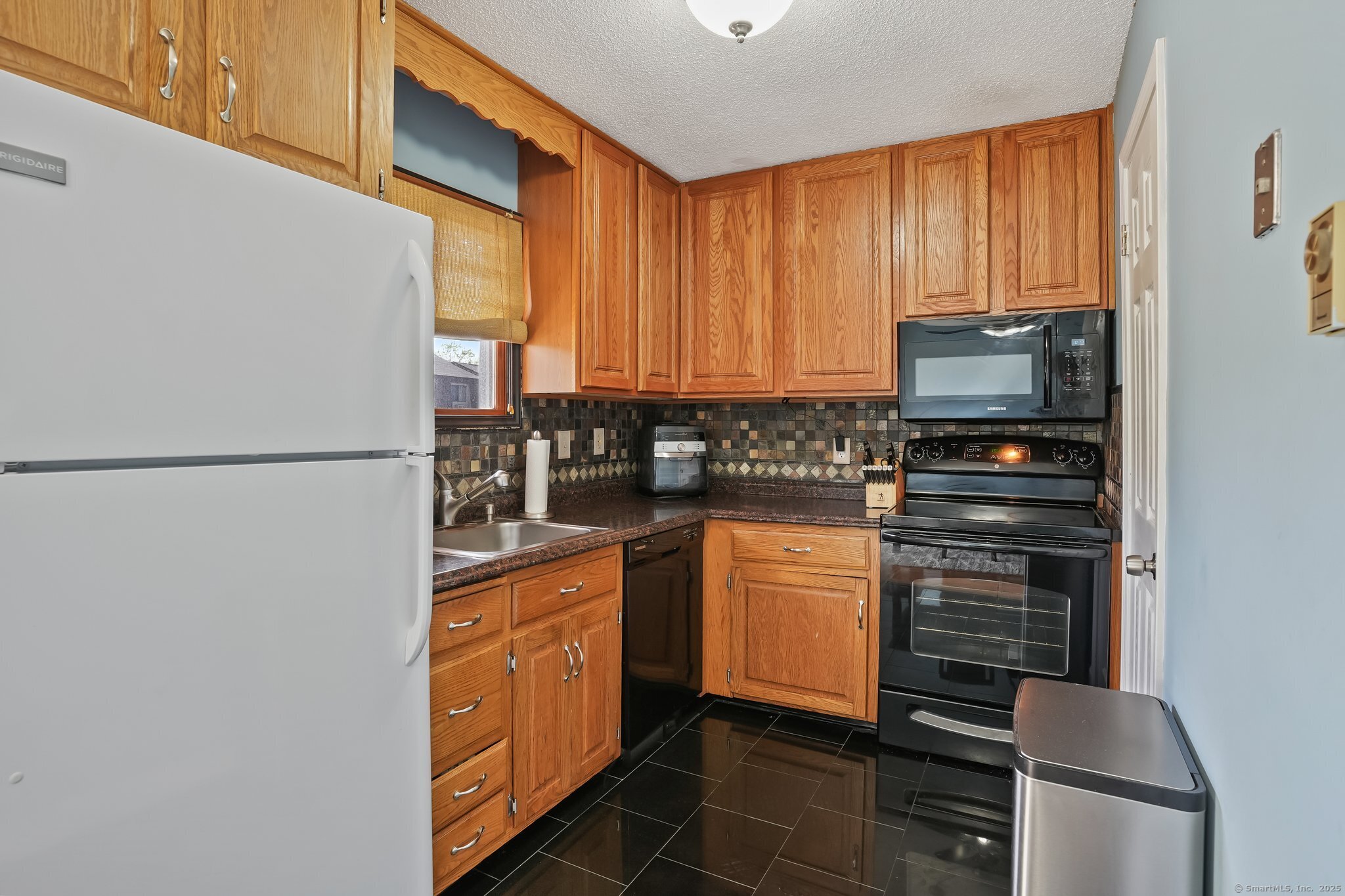 895 Matthews Street #APT 46, Bristol, Connecticut image 13