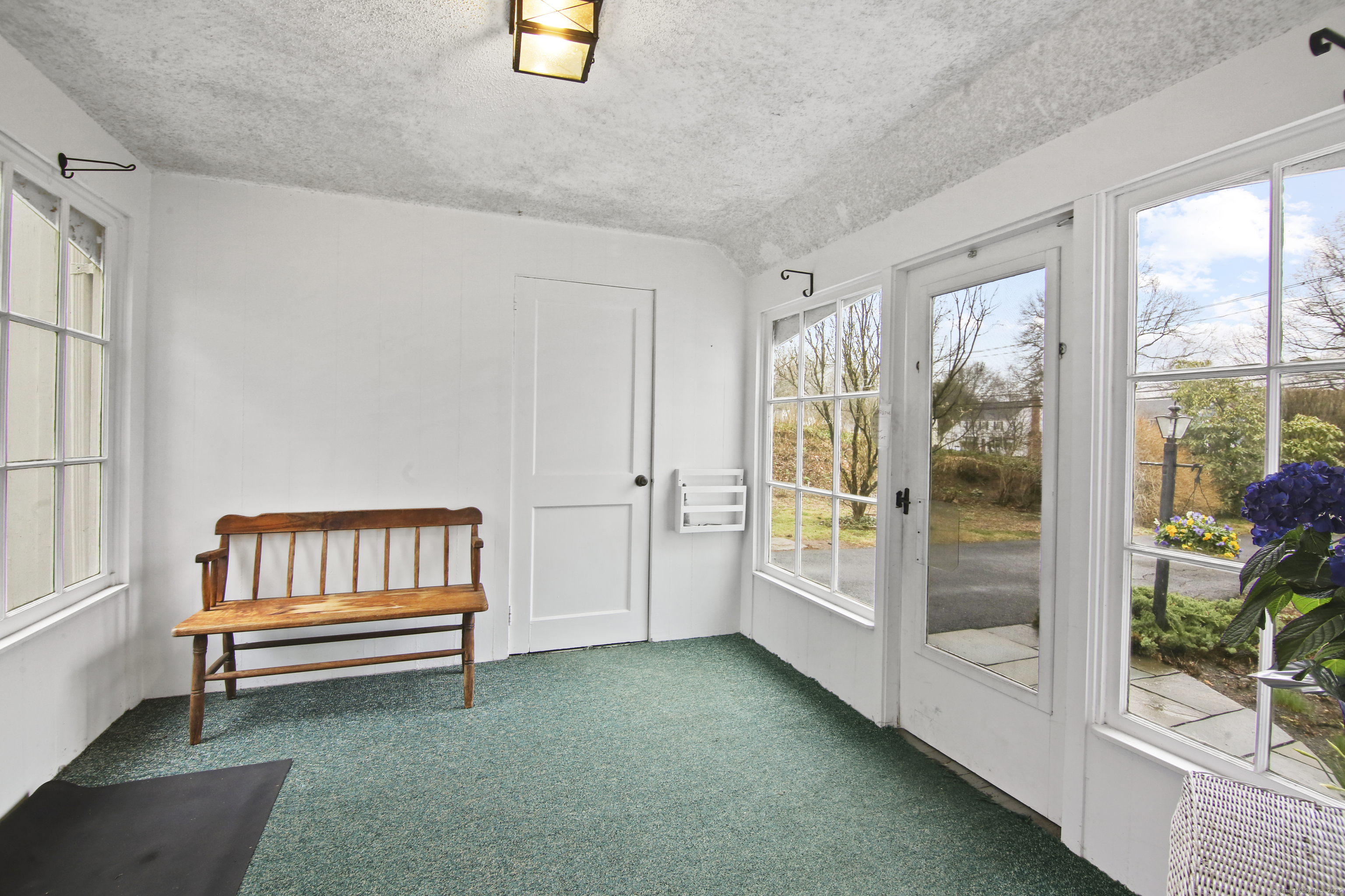 699 Mountain Road, West Hartford, Connecticut image 14
