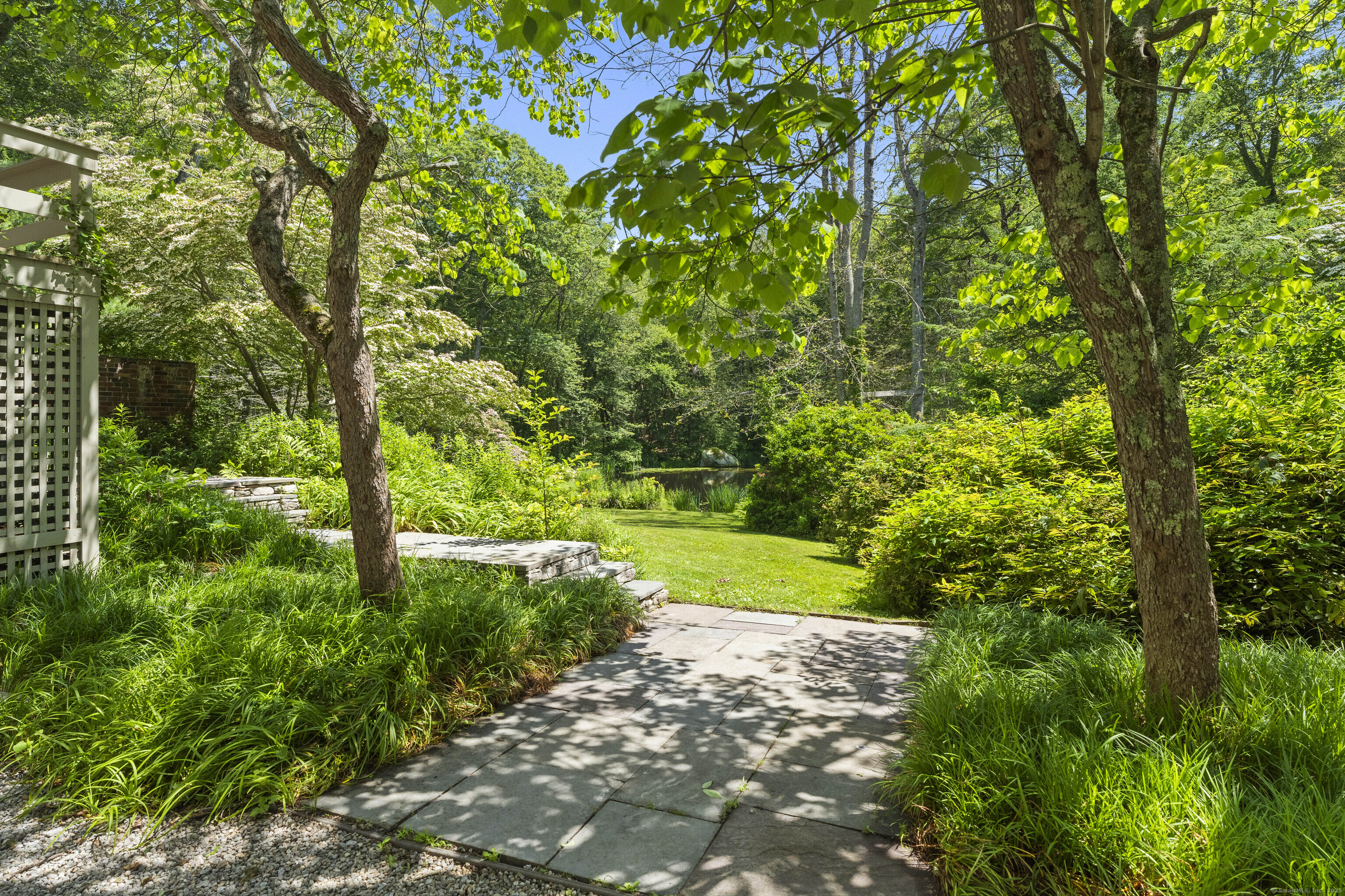 10 Mill Pond Lane