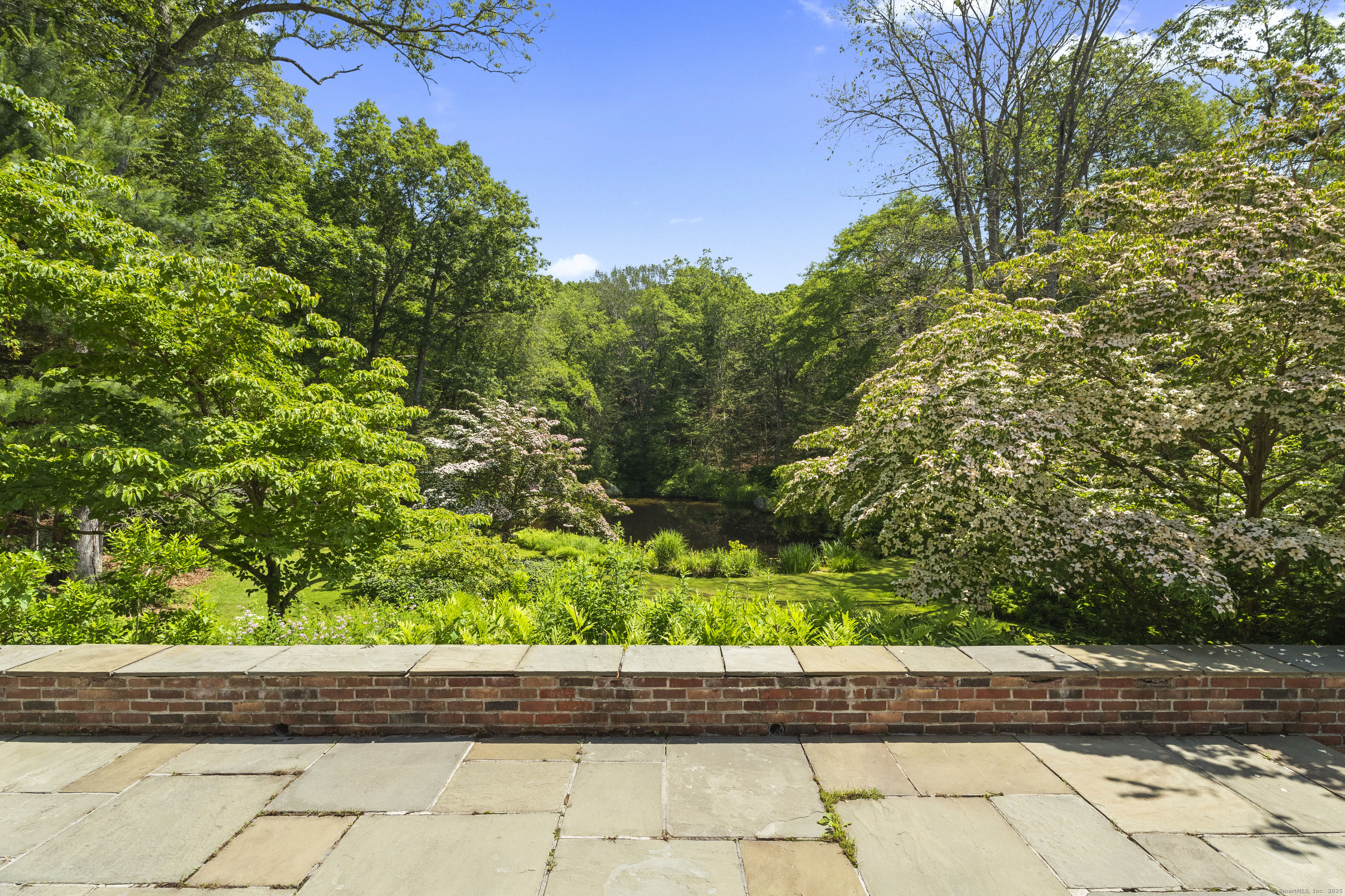 10 Mill Pond Lane