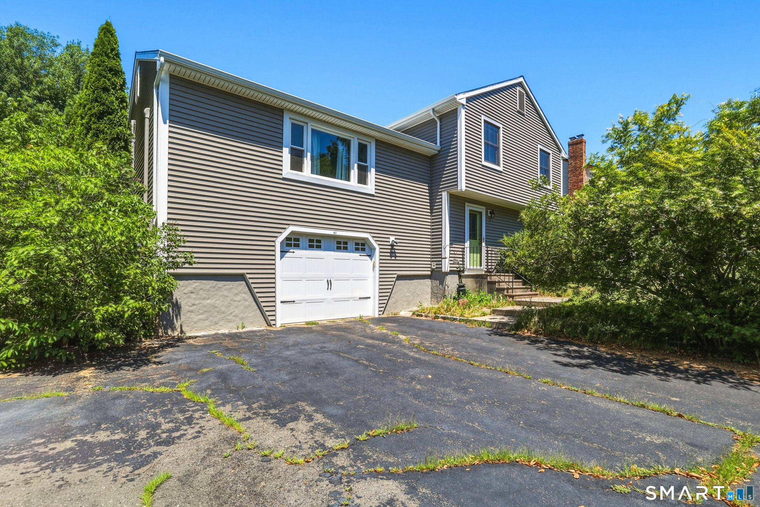 82 Lake Garda Drive