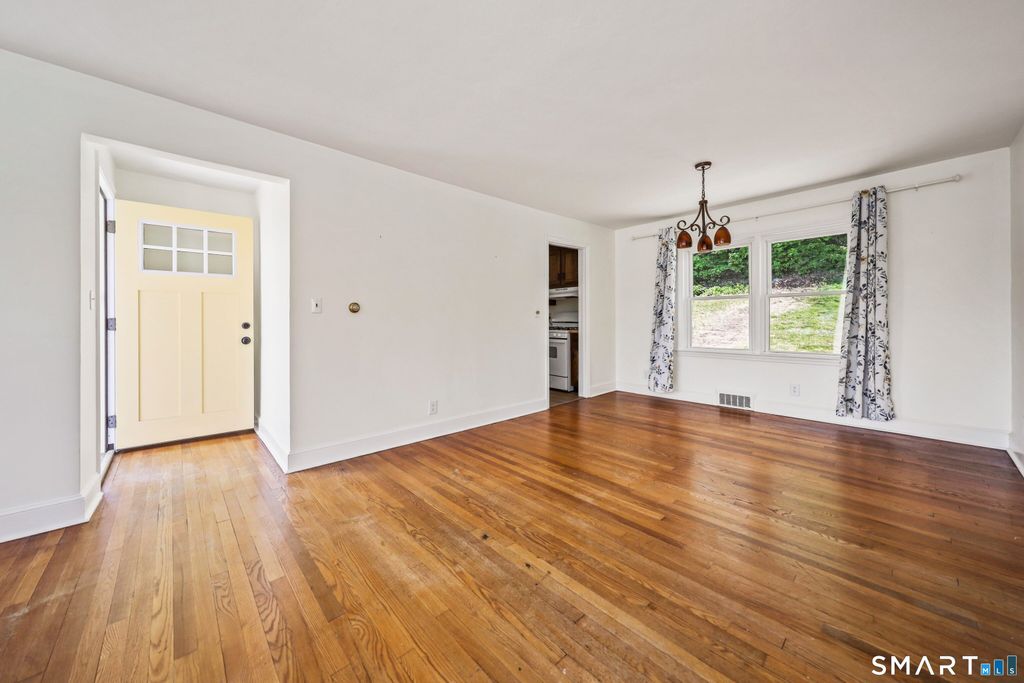 Photo of 53 Glenview Avenue, Waterbury, CT 06708 (MLS # 24174831)