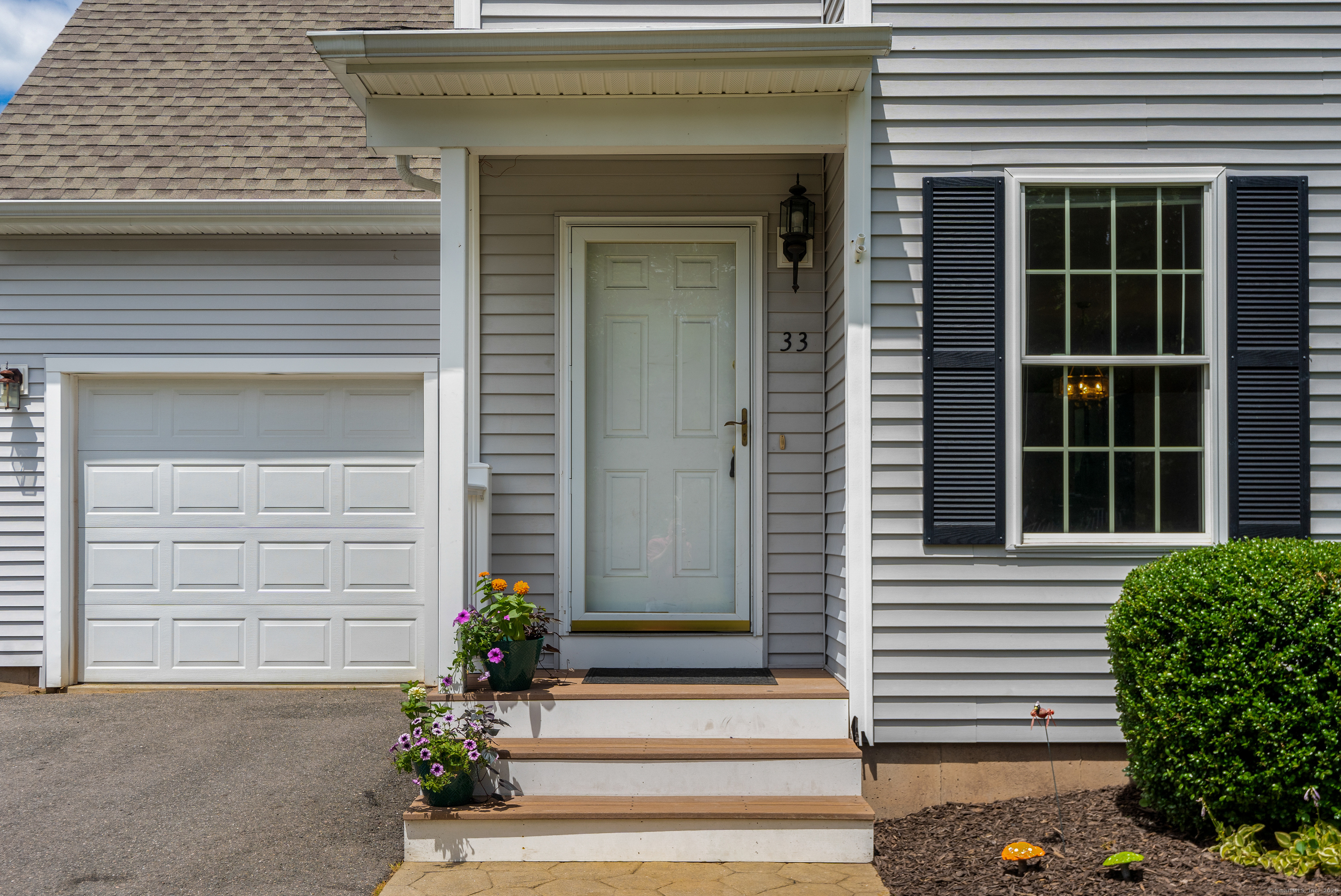 Vernon, Connecticut 06066, United States, 3 Bedrooms Bedrooms, ,2 BathroomsBathrooms,Residential,Coming Soon,175423