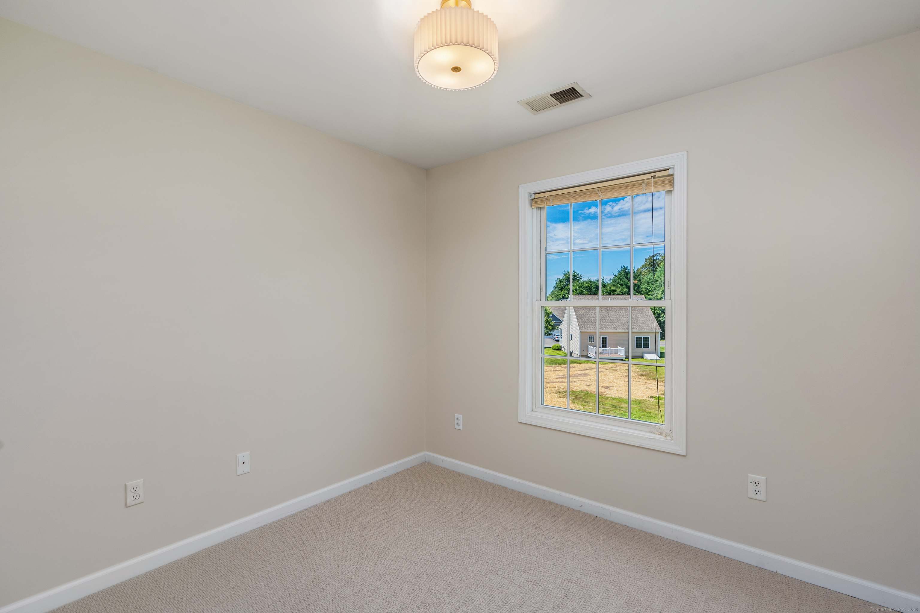 Vernon, Connecticut 06066, United States, 3 Bedrooms Bedrooms, ,2 BathroomsBathrooms,Residential,Coming Soon,175423