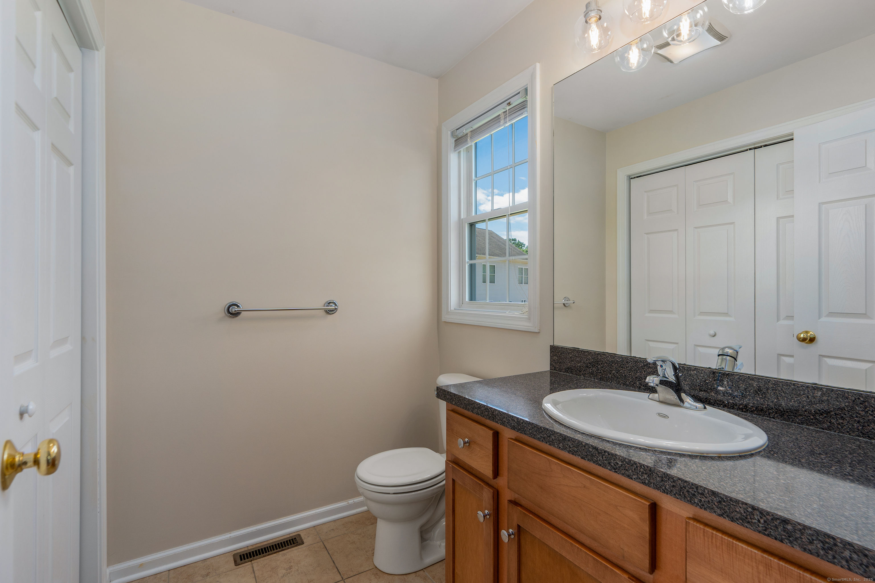 Vernon, Connecticut 06066, United States, 3 Bedrooms Bedrooms, ,2 BathroomsBathrooms,Residential,Coming Soon,175423