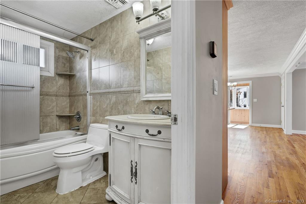 New Britain, Connecticut 06053, United States, 3 Bedrooms Bedrooms, ,2 BathroomsBathrooms,Residential,Active,178840