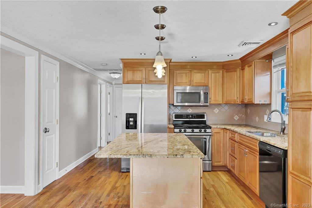 New Britain, Connecticut 06053, United States, 3 Bedrooms Bedrooms, ,2 BathroomsBathrooms,Residential,Active,178840