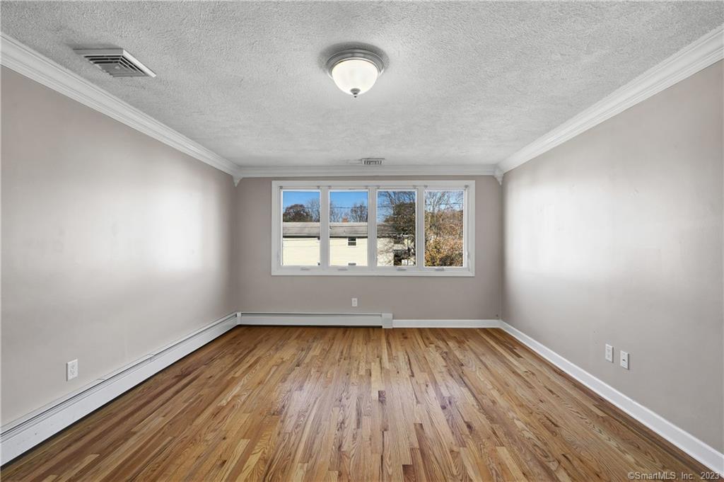 New Britain, Connecticut 06053, United States, 3 Bedrooms Bedrooms, ,2 BathroomsBathrooms,Residential,Active,178840