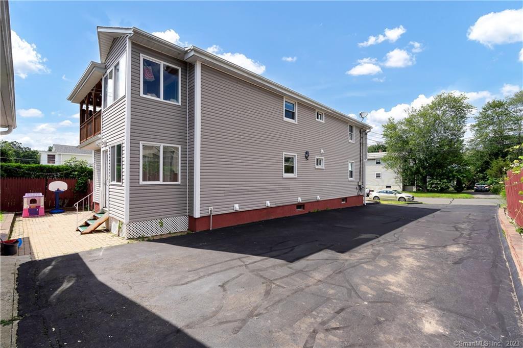 New Britain, Connecticut 06053, United States, 3 Bedrooms Bedrooms, ,2 BathroomsBathrooms,Residential,Active,178840