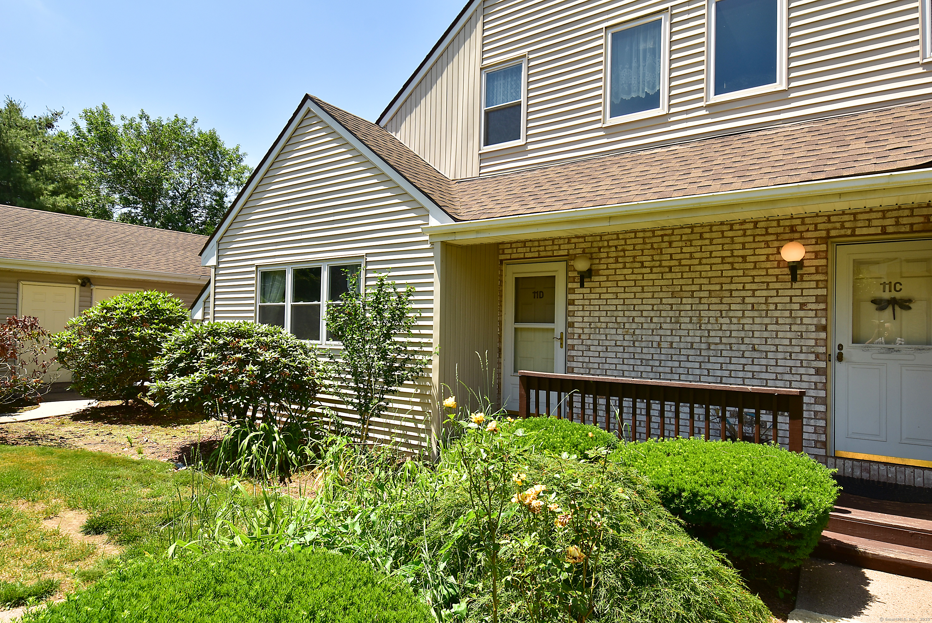 11 Thistle Way APT D