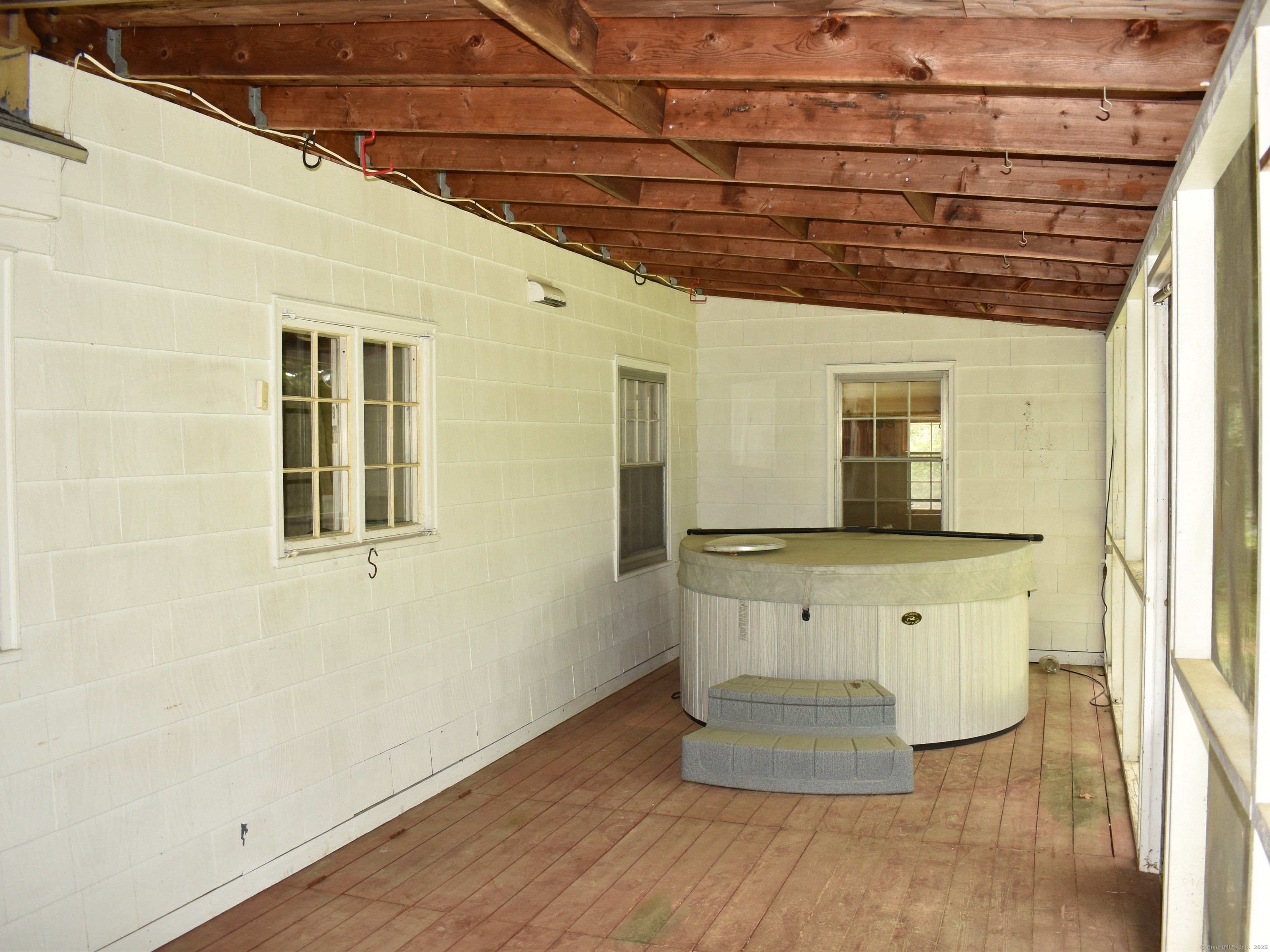 Canton, Connecticut 06019, United States, 3 Bedrooms Bedrooms, ,2 BathroomsBathrooms,Residential,Active,144030