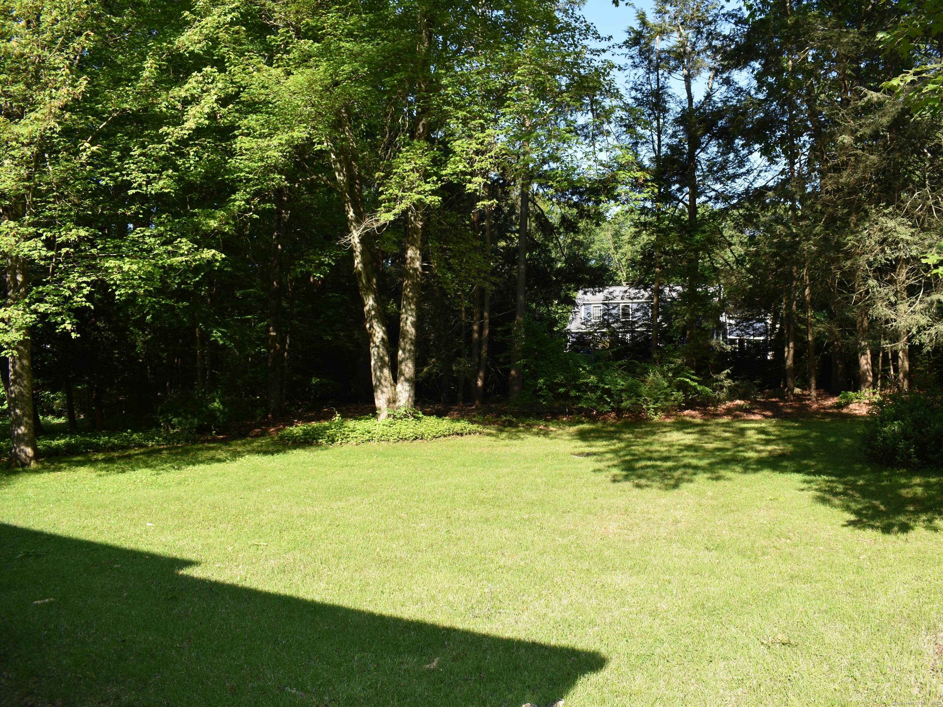 Canton, Connecticut 06019, United States, 3 Bedrooms Bedrooms, ,2 BathroomsBathrooms,Residential,Active,144030