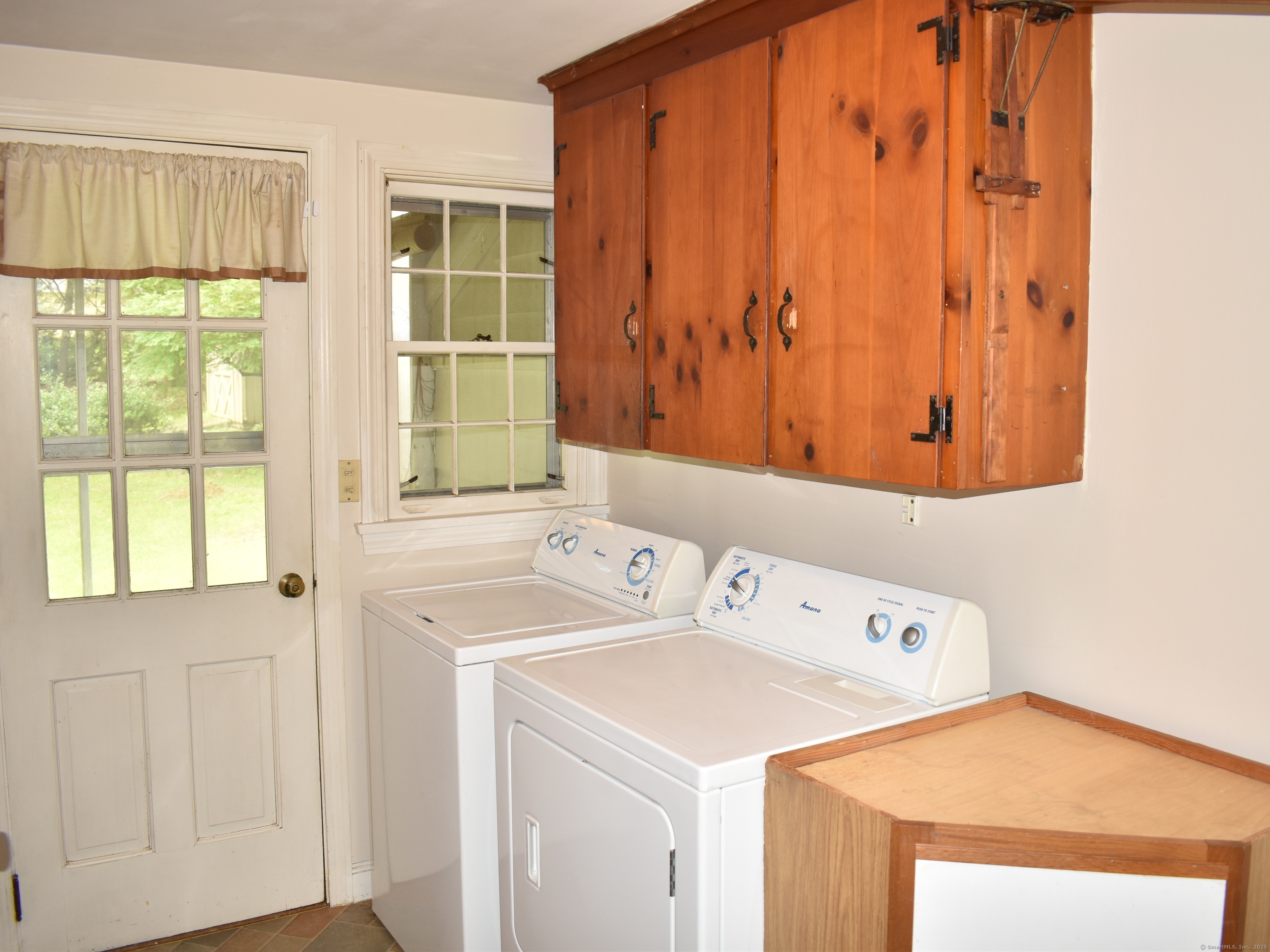 Canton, Connecticut 06019, United States, 3 Bedrooms Bedrooms, ,2 BathroomsBathrooms,Residential,Active,144030