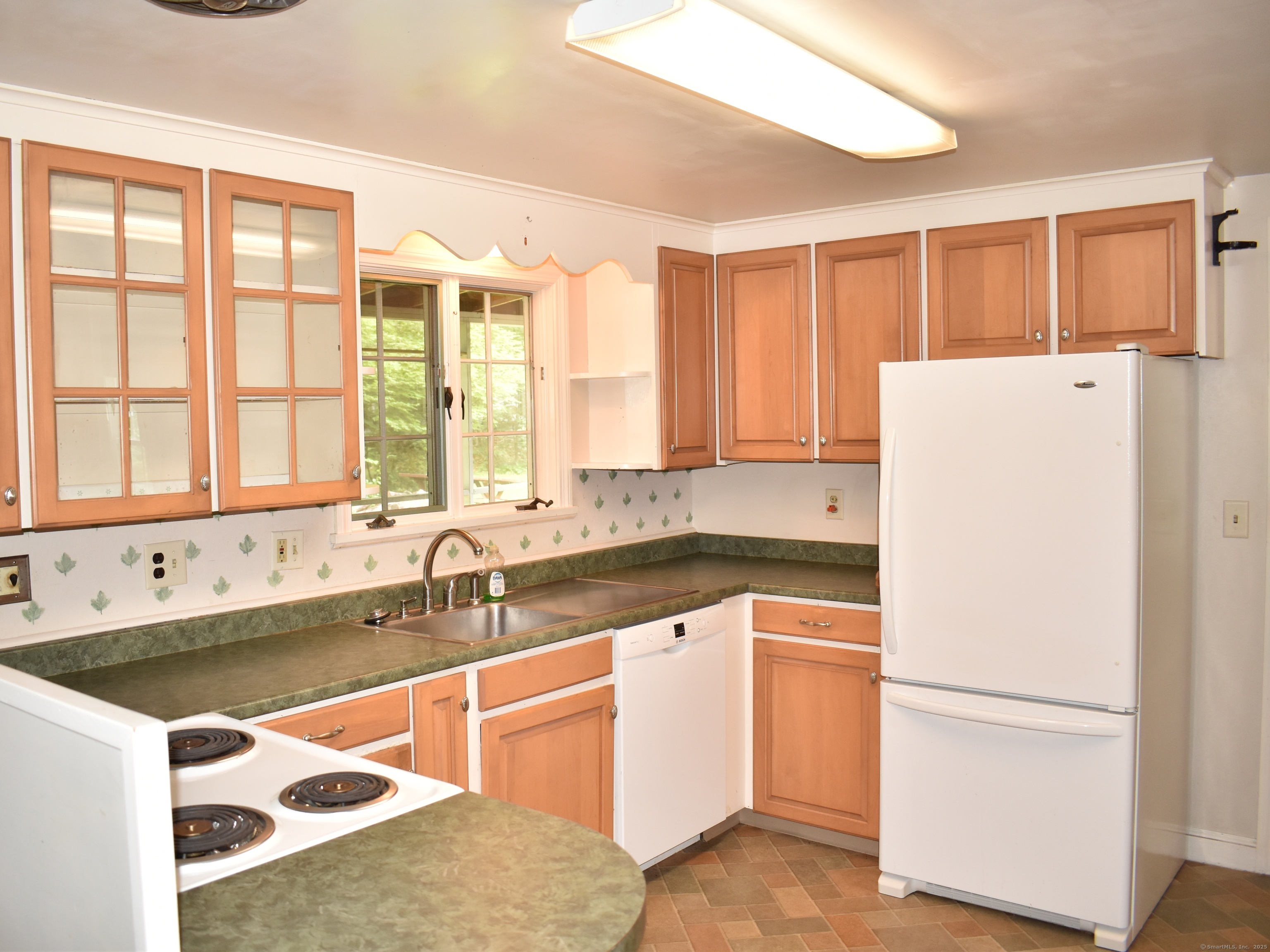 Canton, Connecticut 06019, United States, 3 Bedrooms Bedrooms, ,2 BathroomsBathrooms,Residential,Active,144030