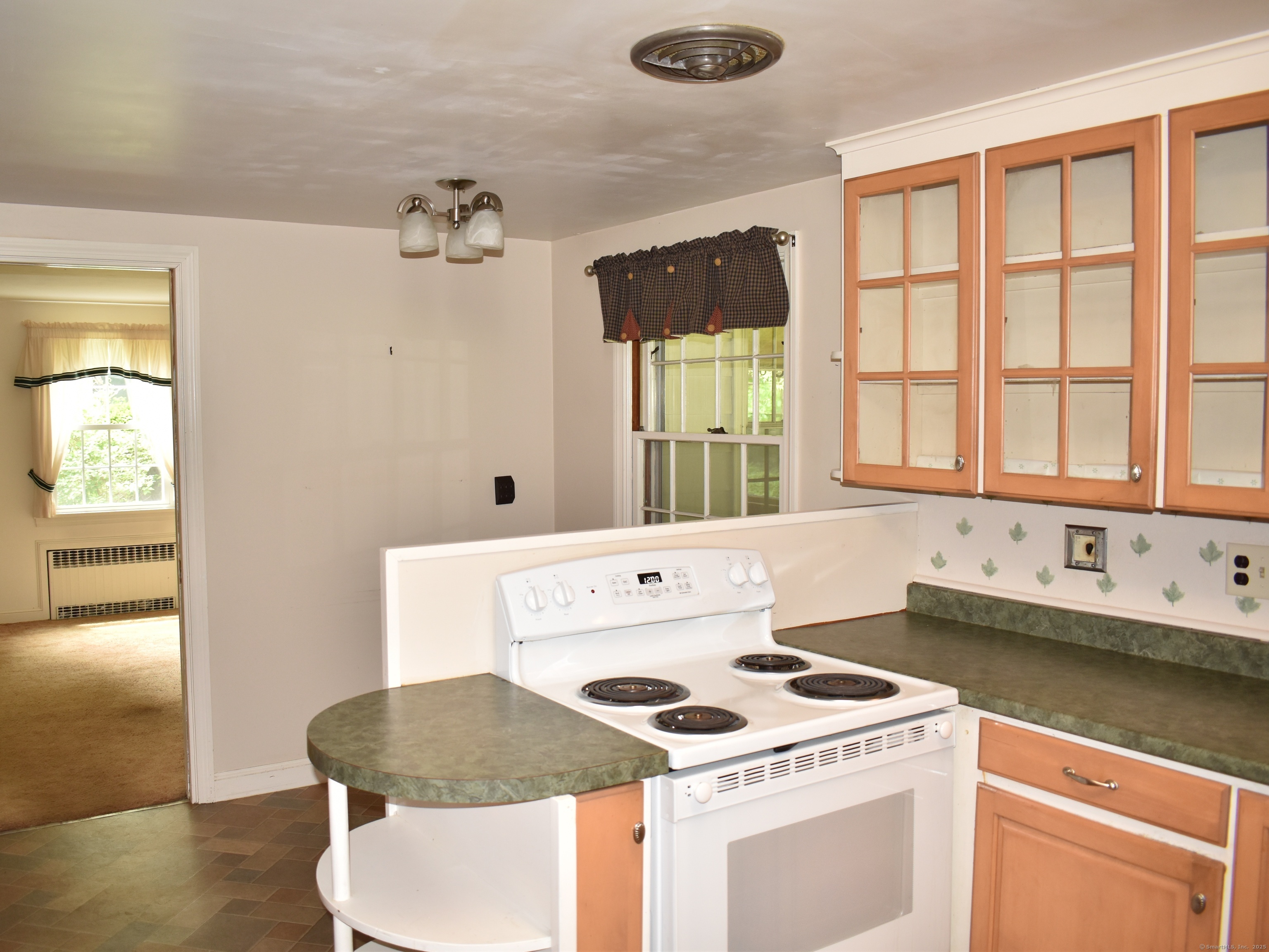 Canton, Connecticut 06019, United States, 3 Bedrooms Bedrooms, ,2 BathroomsBathrooms,Residential,Active,144030