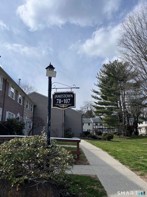 Condo For Sale - 88 E Gate Lane #88<br/> Hamden, CT 06514