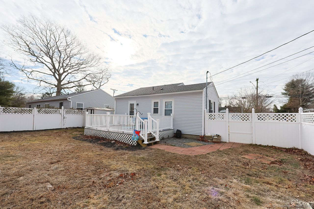 15 Midway Oval, Groton, Connecticut image 31