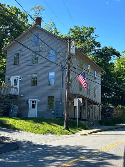 23 Main Street 2 - The Burton Suite East Haddam CT 06423