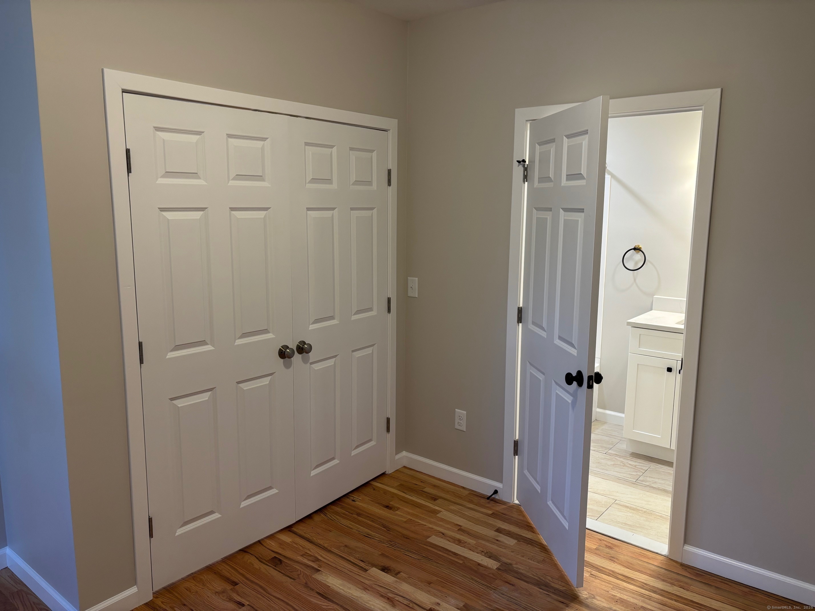 23 Main Street 2 - The Burton Suite