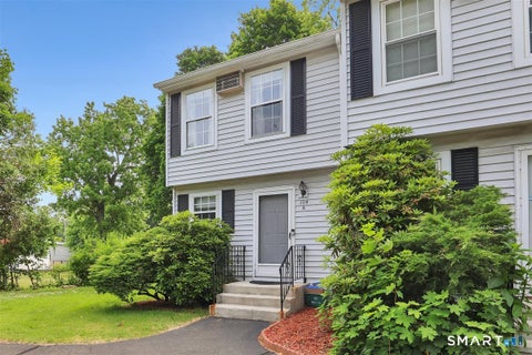 Condo For Sale - 104 Oakland Street #A<br/> Manchester, CT 06042