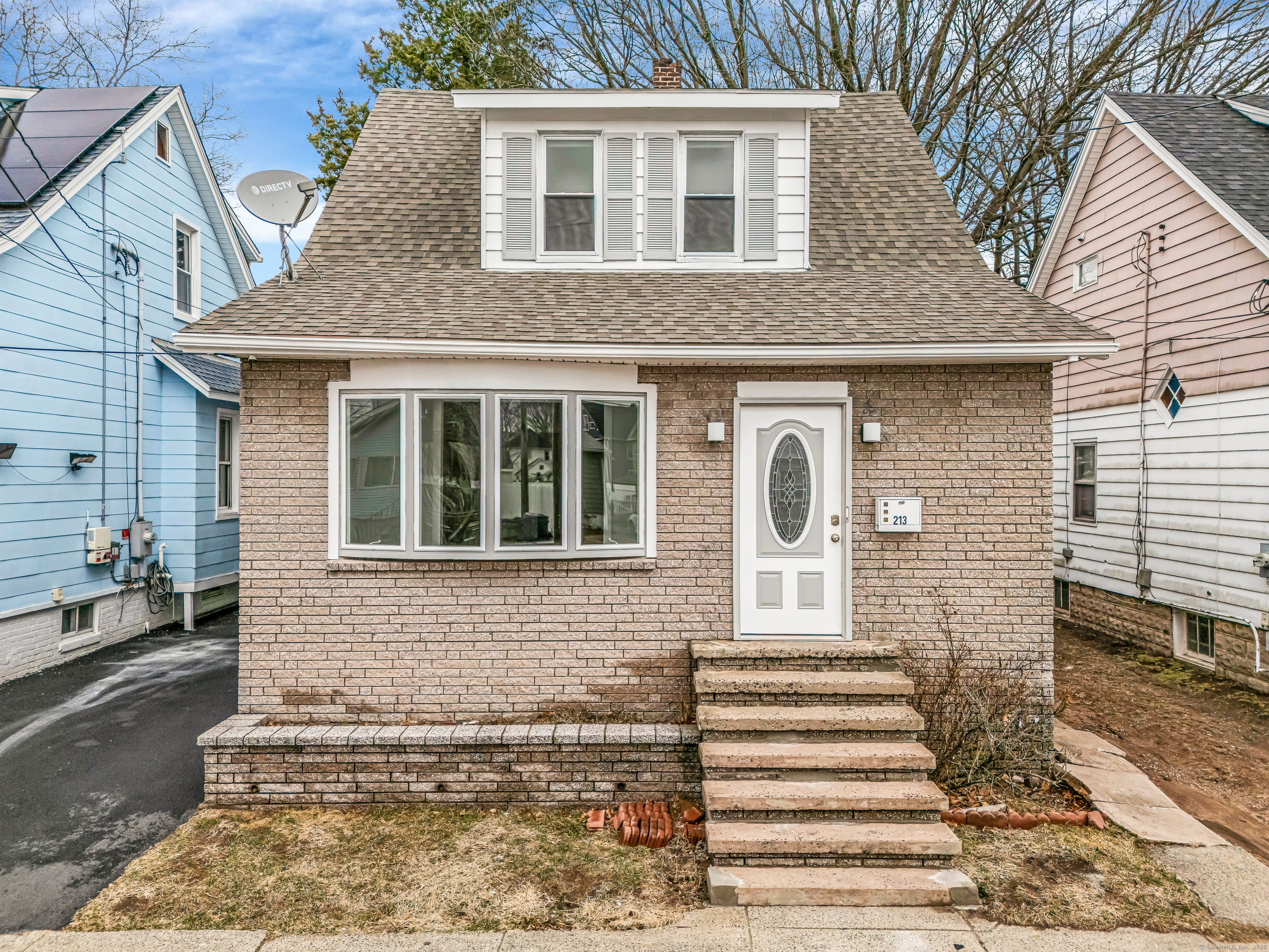 East Avenue, West Haven, Connecticut - 3 Bedrooms  
2 Bathrooms  
7 Rooms - 