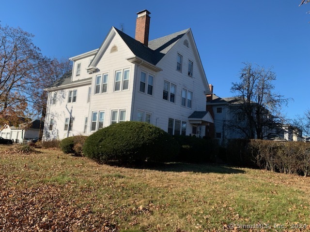 73 Ardmore Road, West Hartford, Connecticut - 2 Bedrooms  
1 Bathrooms  
6 Rooms - 