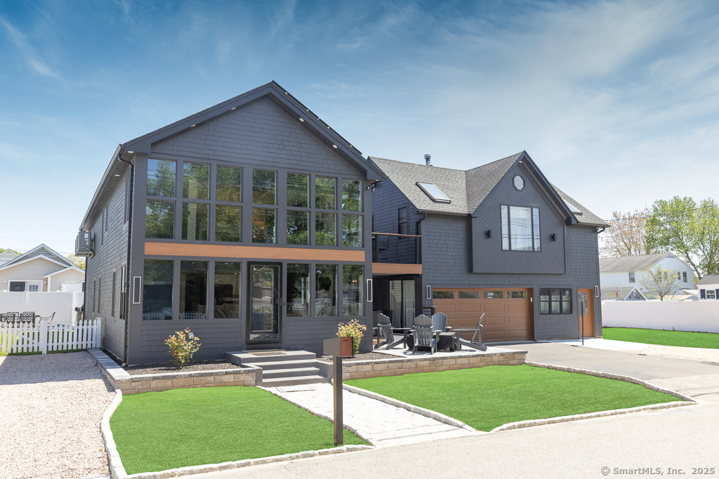 48 Swan Avenue