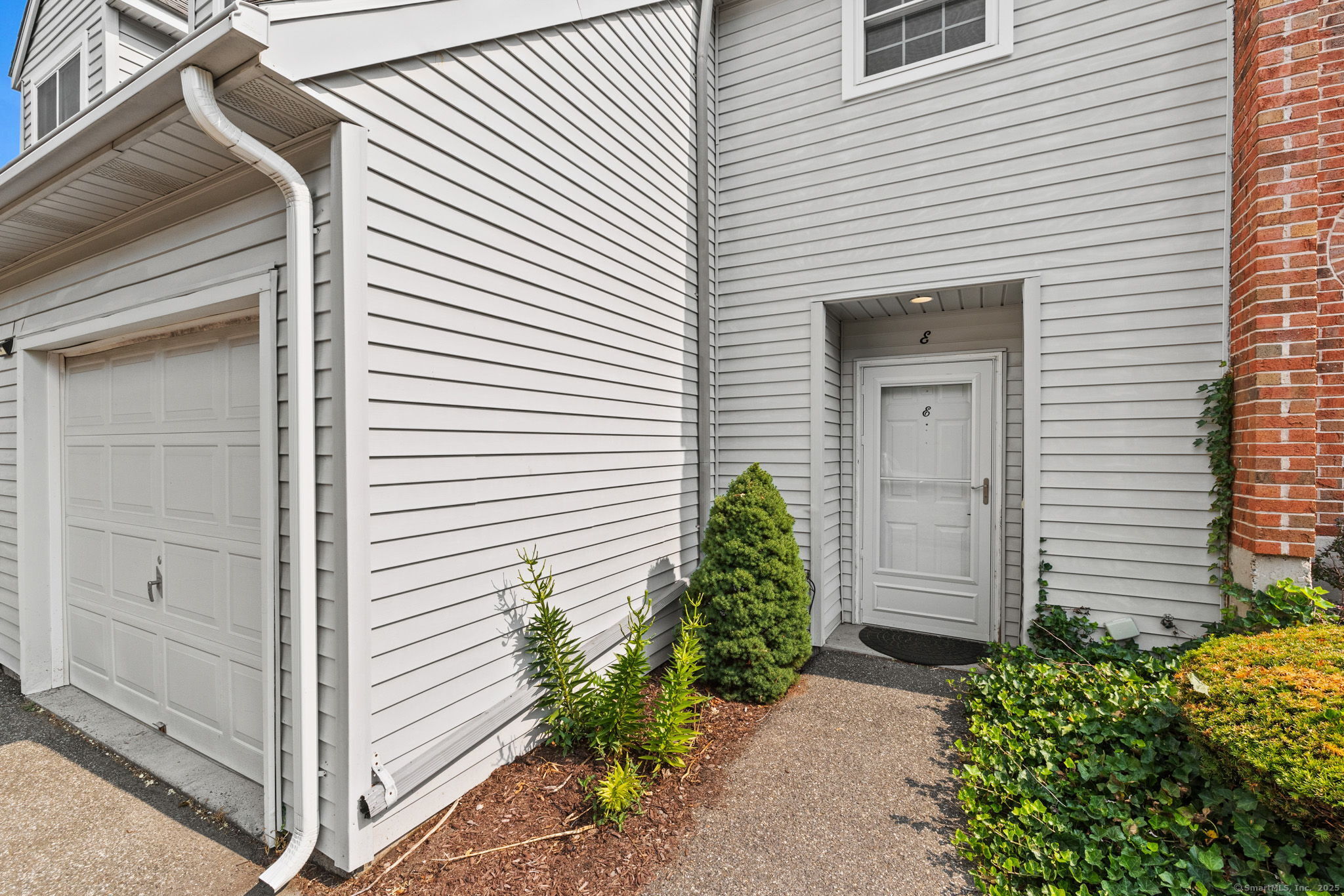 190 Tomlinson Avenue APT 2E