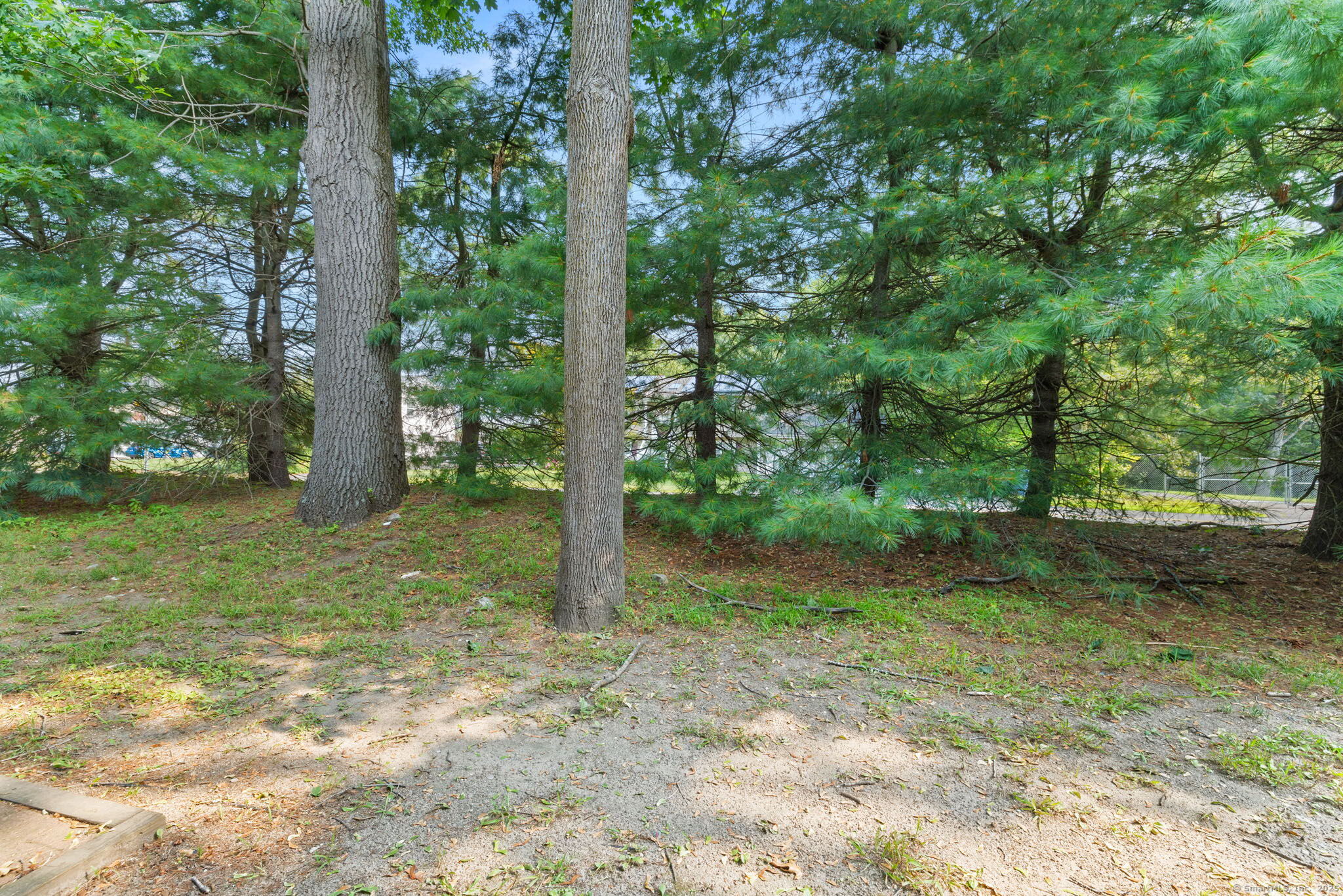190 Tomlinson Avenue APT 2E