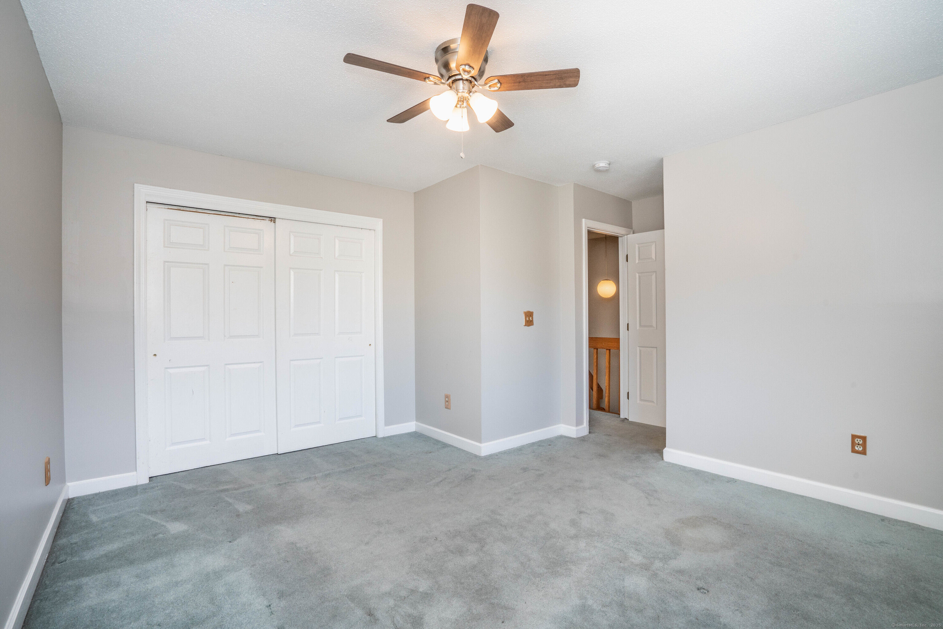 Newington, Connecticut 06111, United States, 2 Bedrooms Bedrooms, ,3 BathroomsBathrooms,Residential,Active,218135